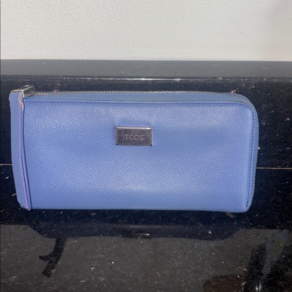 Tod's Navy Blue Leather Wallet. In EUC. - Picture 15 of 15
